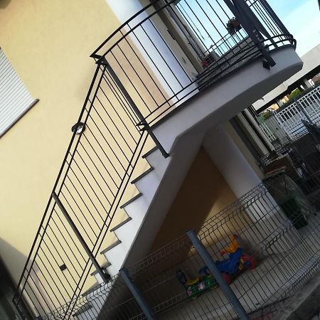 Yellow House Cir 12040 Cassano Magnago Dış mekan fotoğraf